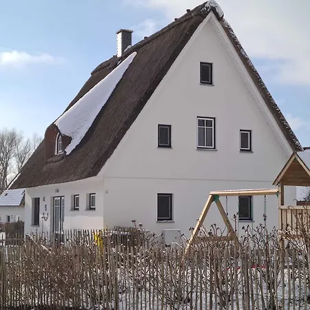 E13 Reetdachhaus 