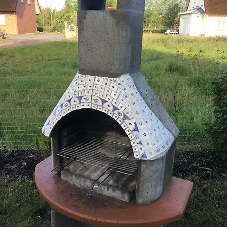 E13 Reetdachhaus 