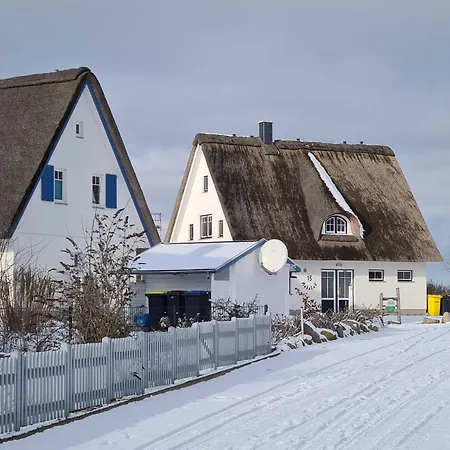 E13 Reetdachhaus 