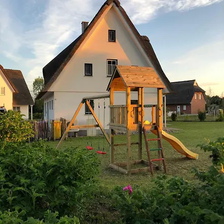 E13 Reetdachhaus 