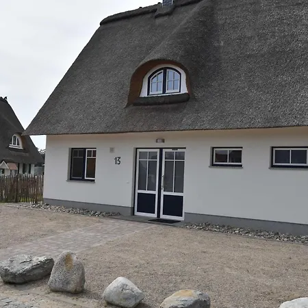 E13 Reetdachhaus 