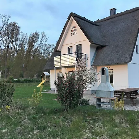 E13 Reetdachhaus 