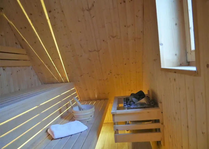 E13 Reetdachhaus 
