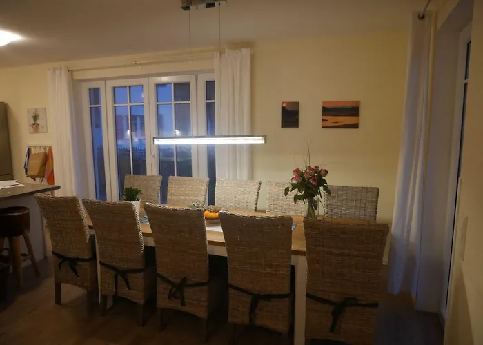 E13 Reetdachhaus 