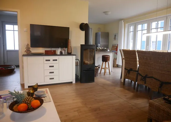 E13 Reetdachhaus 